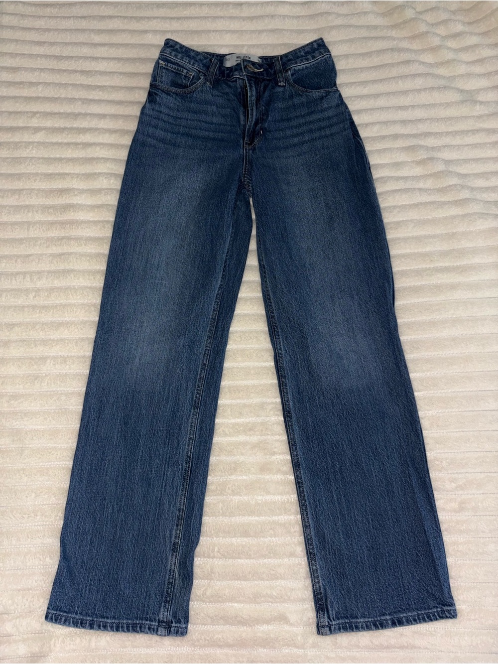 Hollister Women Ultra High Rise Straight Leg Dad Jeans in Deep Indigo 26 / 2Reg
